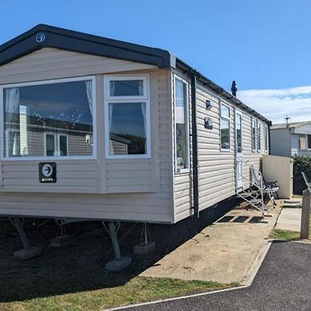 Отель Sleeps 6 Modern And Bright Caravan Littlesea Haven Уэймут Экстерьер фото